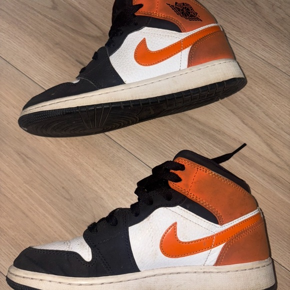 Jordan 1 Mid Shattered Backboard - Picture 2 of 5